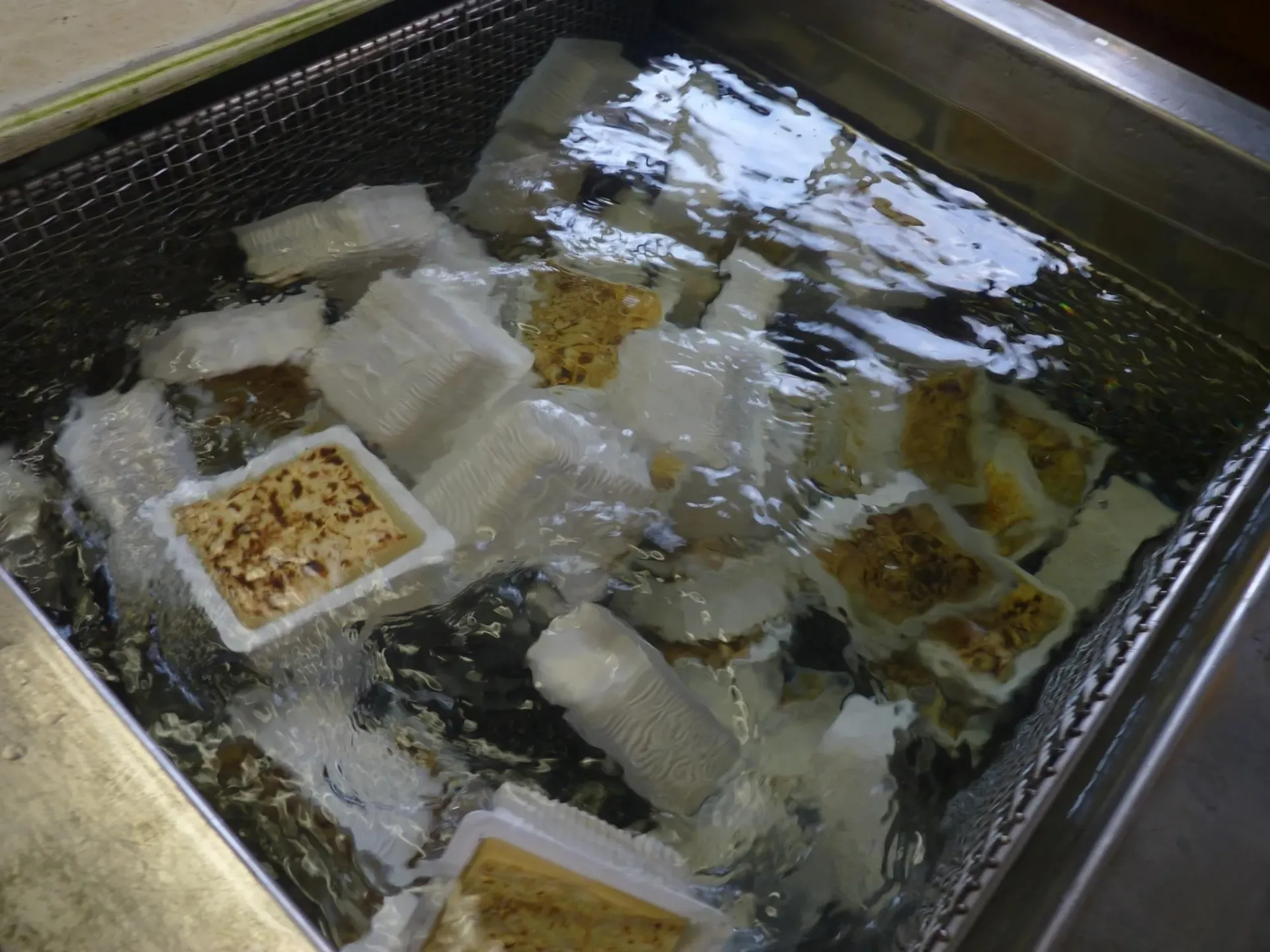 豆腐づくりの様子